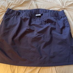 Women’s xl columbia skirt.